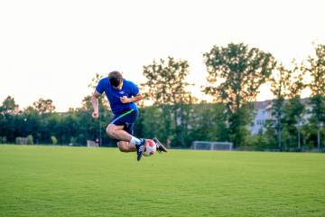 意杯决赛！2-0图拉姆破门，劳塔罗建功！国际米兰击败拉齐奥夺冠（配图示意）